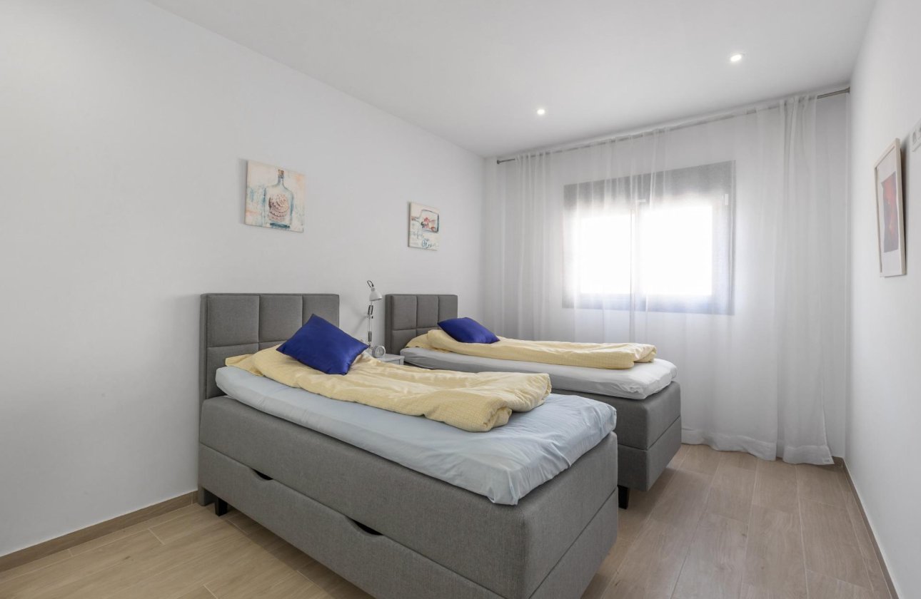 Resale - Apartment / flat - Torrevieja - Los Frutales