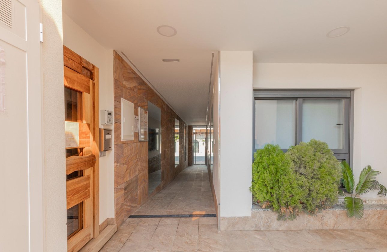 Resale - Apartment / flat - Torrevieja - Los Frutales