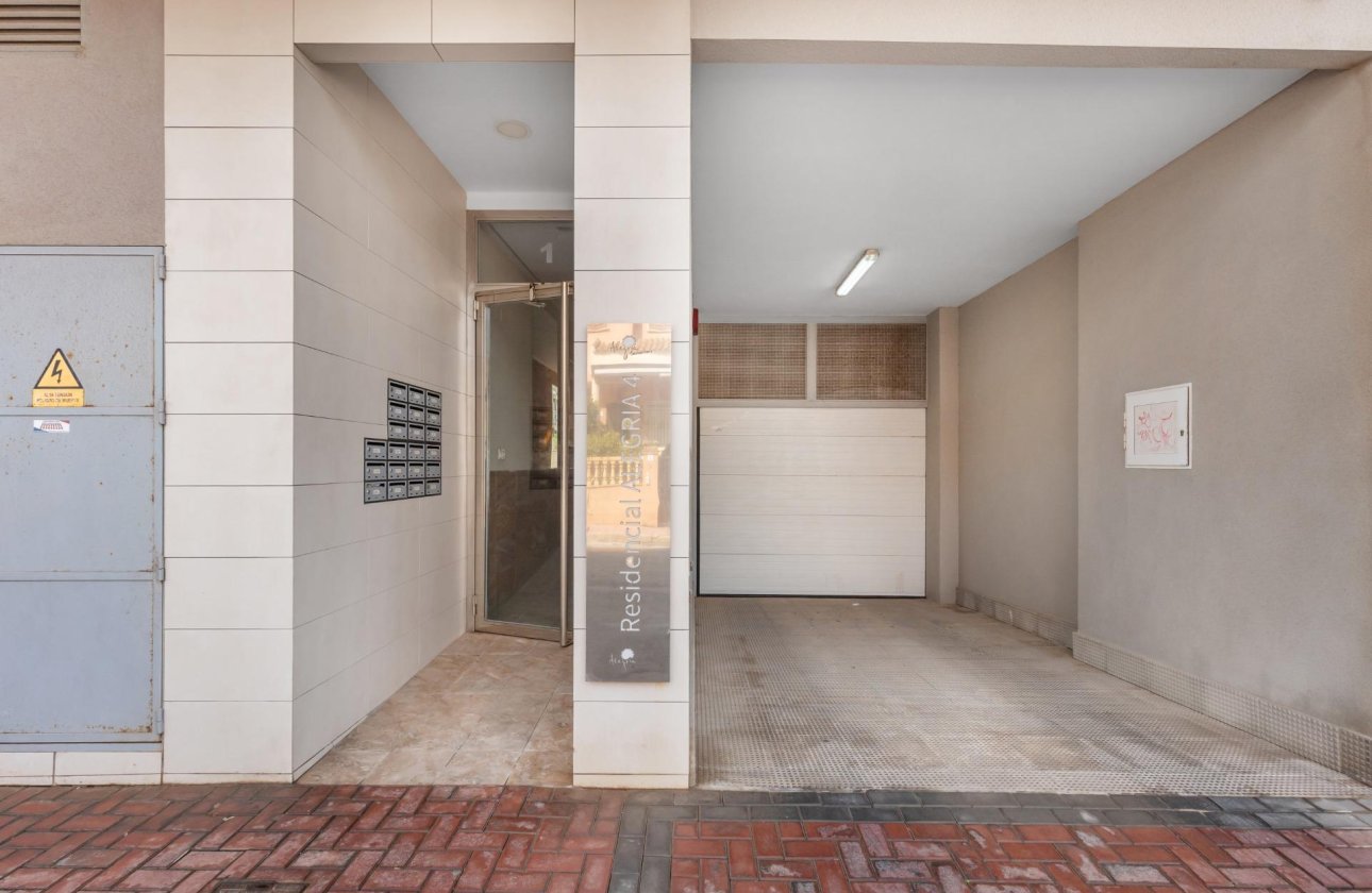 Resale - Apartment / flat - Torrevieja - Los Frutales