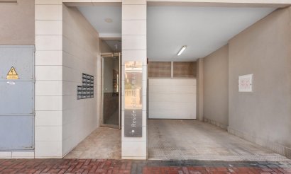 Resale - Apartment / flat - Torrevieja - Los Frutales