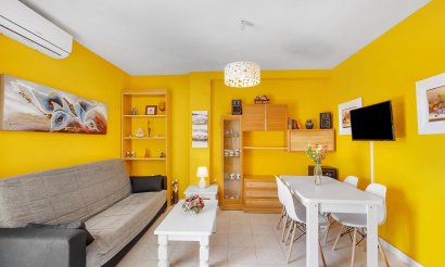 Resale - Apartment / flat - Torrevieja - La Mata pueblo