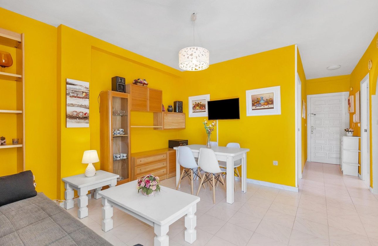 Resale - Apartment / flat - Torrevieja - La Mata pueblo