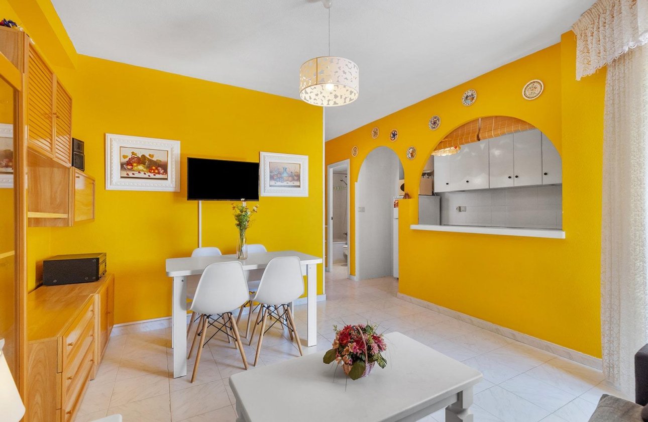 Resale - Apartment / flat - Torrevieja - La Mata pueblo