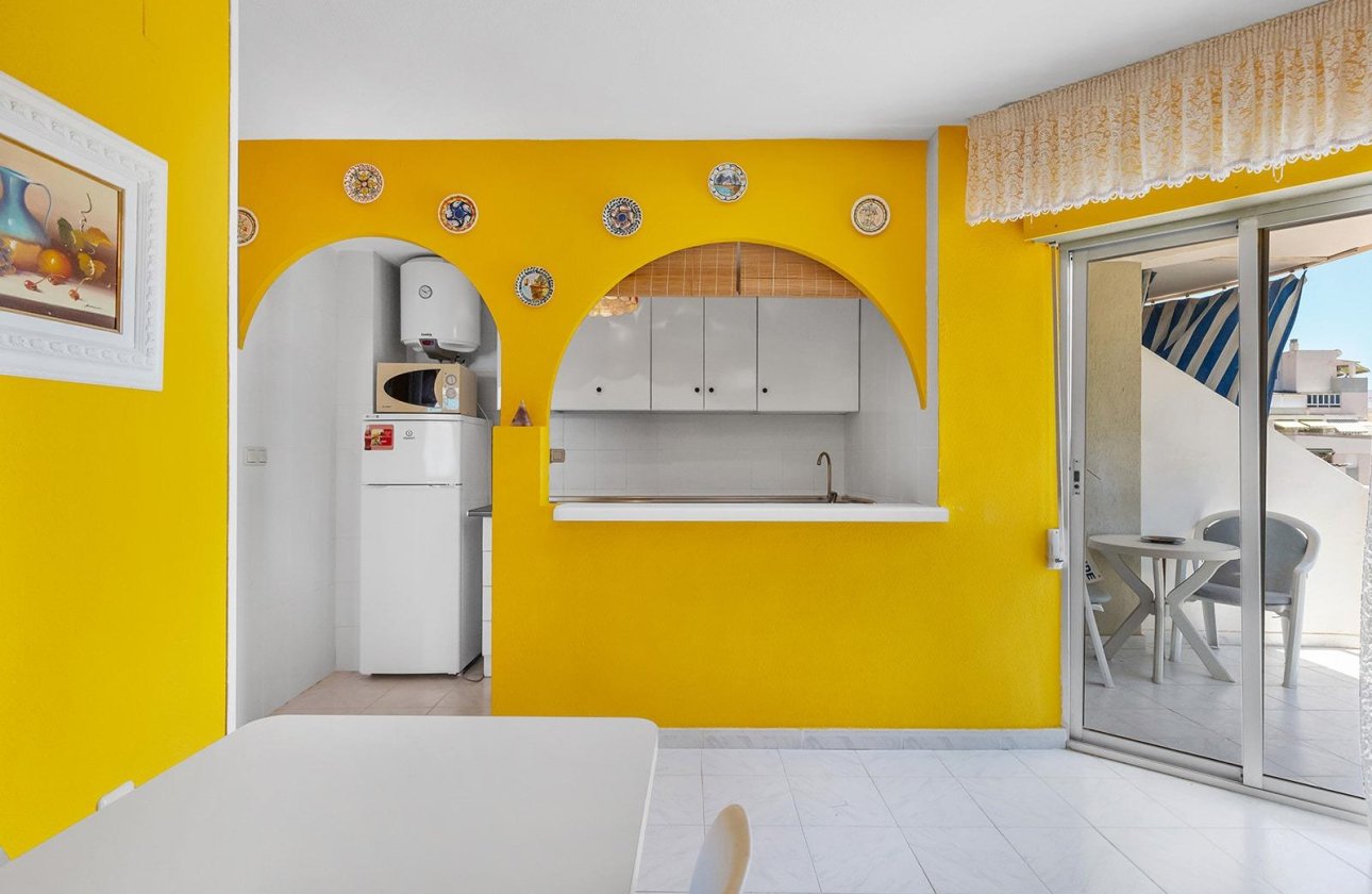 Resale - Apartment / flat - Torrevieja - La Mata pueblo