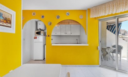 Resale - Apartment / flat - Torrevieja - La Mata pueblo