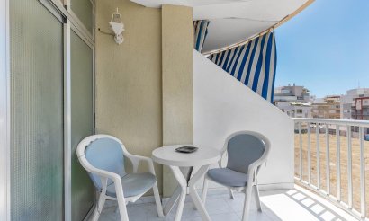 Resale - Apartment / flat - Torrevieja - La Mata pueblo