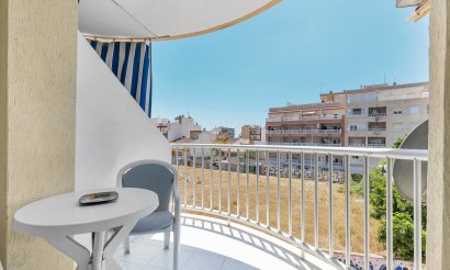 Resale - Apartment / flat - Torrevieja - La Mata pueblo