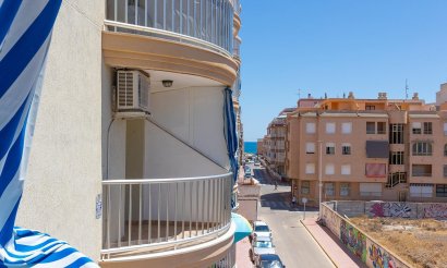 Resale - Apartment / flat - Torrevieja - La Mata pueblo