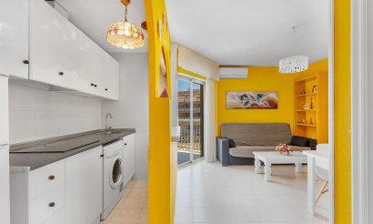 Resale - Apartment / flat - Torrevieja - La Mata pueblo