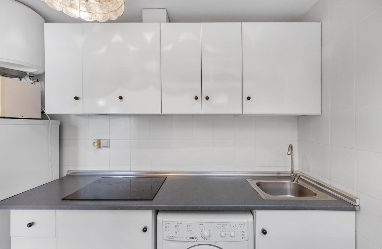 Resale - Apartment / flat - Torrevieja - La Mata pueblo