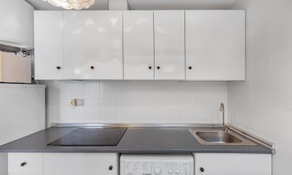 Resale - Apartment / flat - Torrevieja - La Mata pueblo