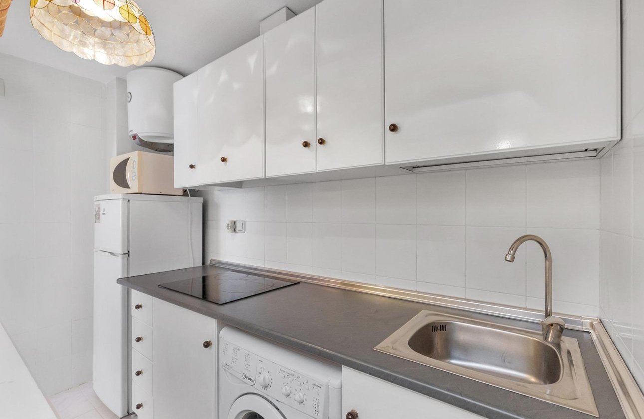 Resale - Apartment / flat - Torrevieja - La Mata pueblo