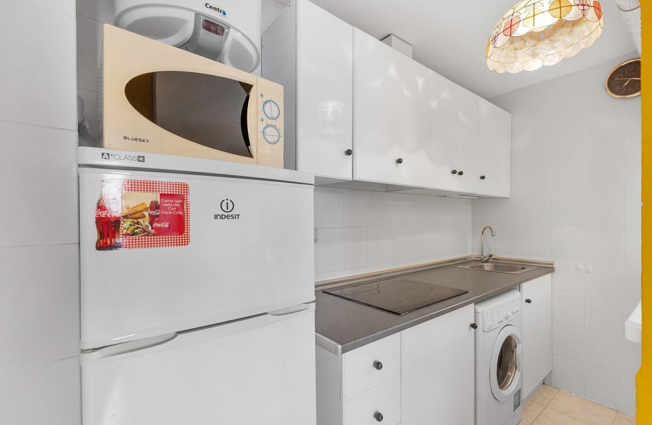 Resale - Apartment / flat - Torrevieja - La Mata pueblo