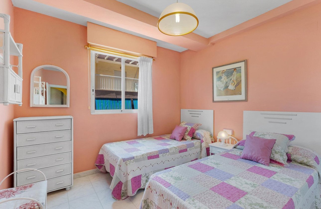Resale - Apartment / flat - Torrevieja - La Mata pueblo