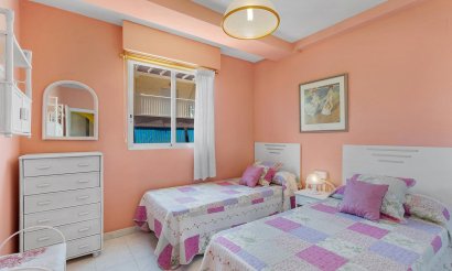 Resale - Apartment / flat - Torrevieja - La Mata pueblo