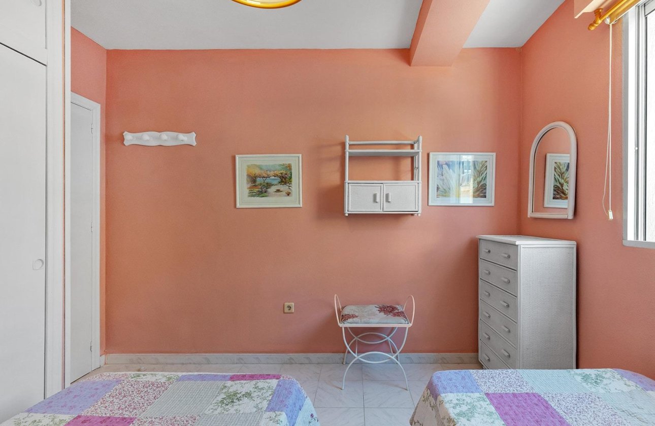 Resale - Apartment / flat - Torrevieja - La Mata pueblo