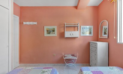 Resale - Apartment / flat - Torrevieja - La Mata pueblo