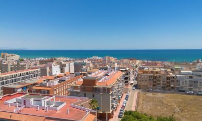 Resale - Apartment / flat - Torrevieja - La Mata pueblo