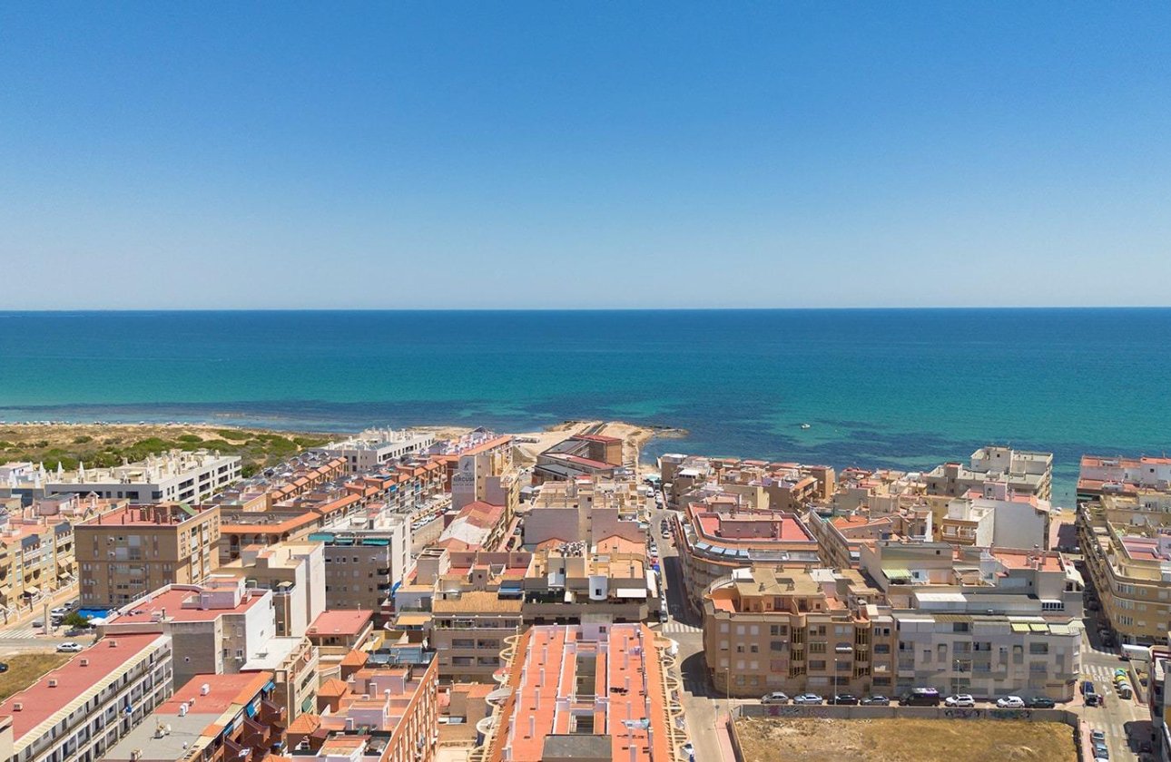 Resale - Apartment / flat - Torrevieja - La Mata pueblo