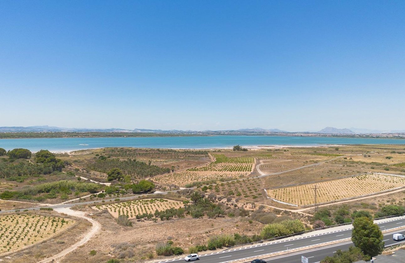 Resale - Apartment / flat - Torrevieja - La Mata pueblo