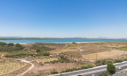 Resale - Apartment / flat - Torrevieja - La Mata pueblo