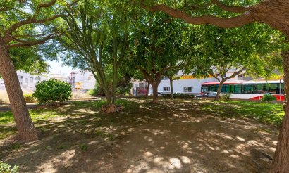 Resale - Apartment / flat - Torrevieja - La Mata pueblo