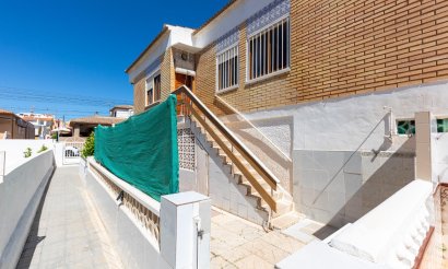 Resale - Bungalow - Torrevieja - Los Europeos