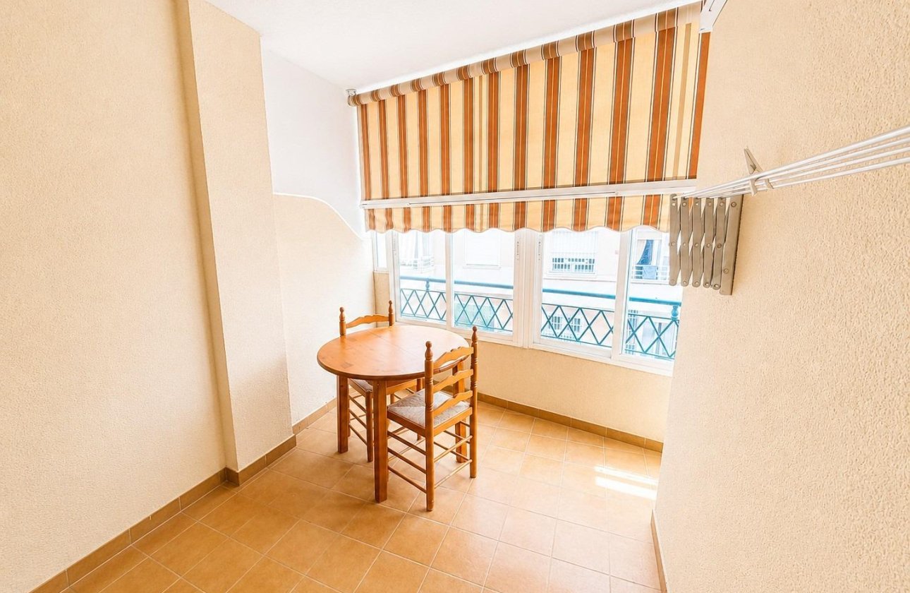 Resale - Apartment / flat - Torrevieja - Estacion de autobuses