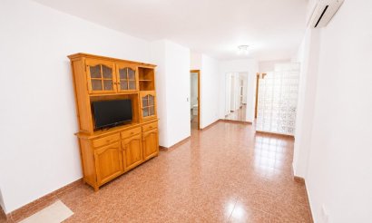 Resale - Apartment / flat - Torrevieja - Estacion de autobuses