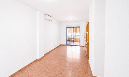 Resale - Apartment / flat - Torrevieja - Estacion de autobuses