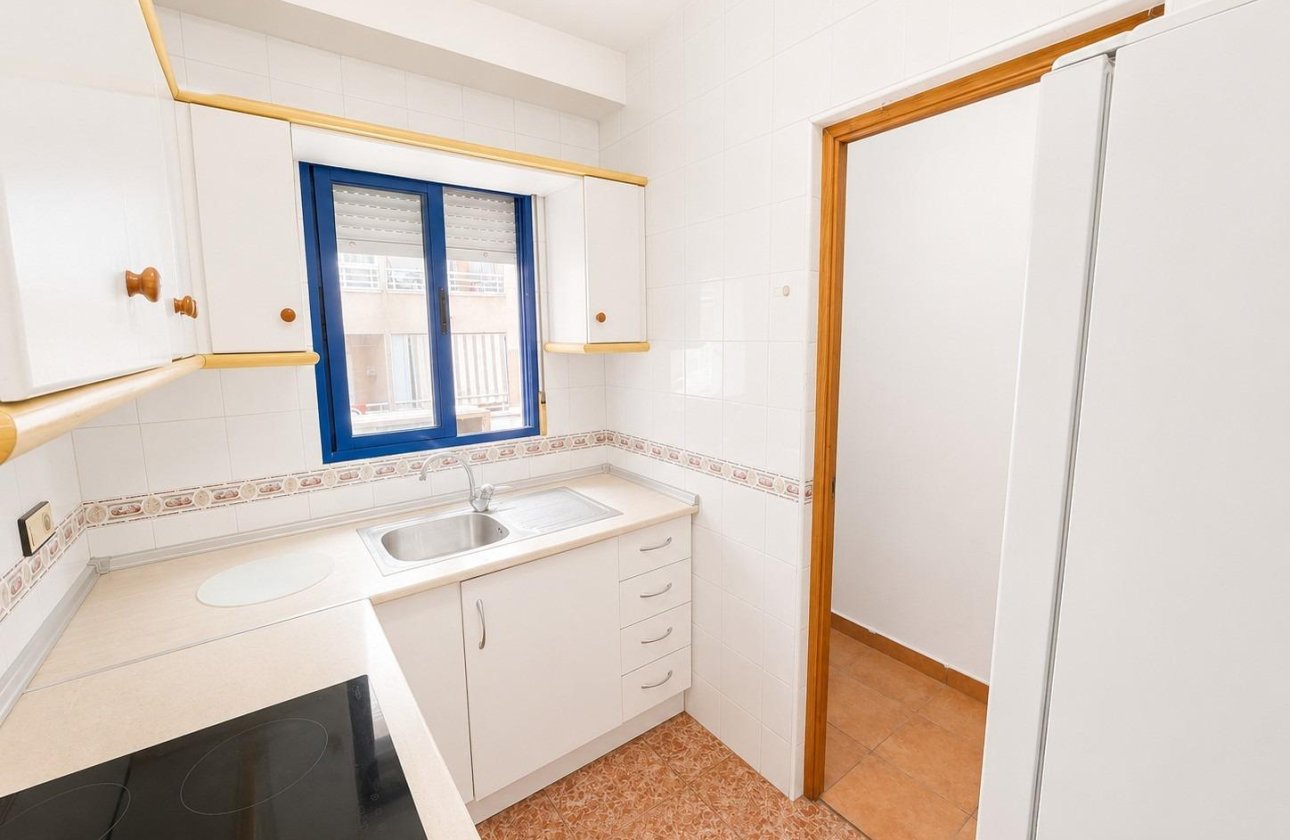 Resale - Apartment / flat - Torrevieja - Estacion de autobuses