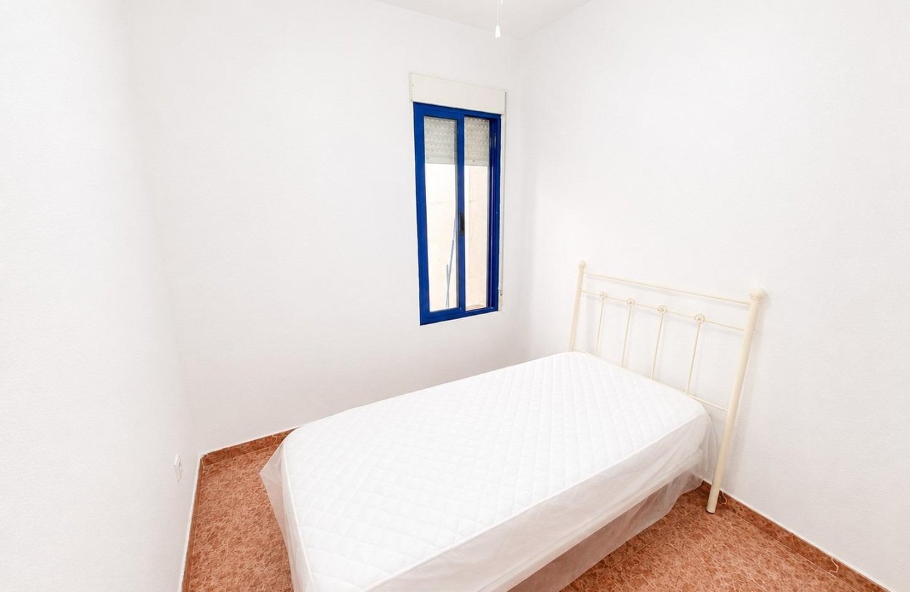 Resale - Apartment / flat - Torrevieja - Estacion de autobuses