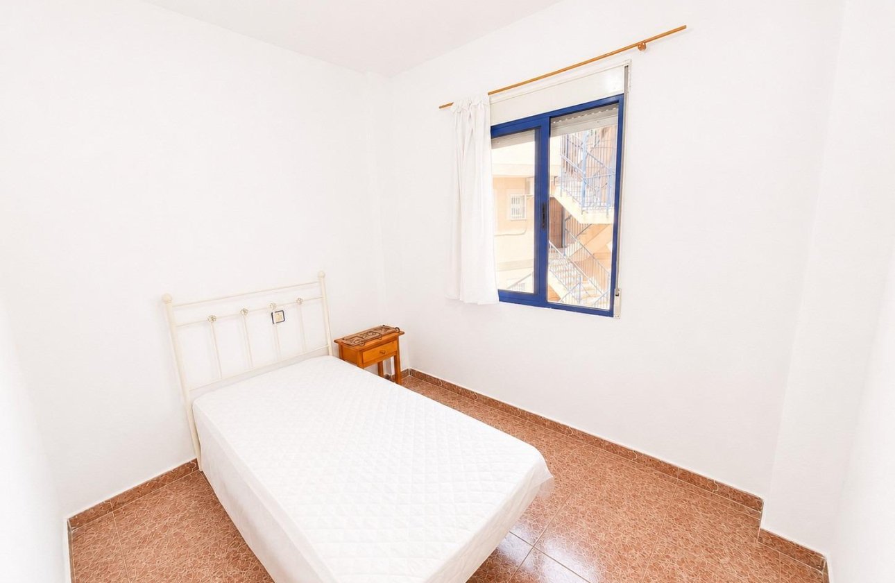 Resale - Apartment / flat - Torrevieja - Estacion de autobuses