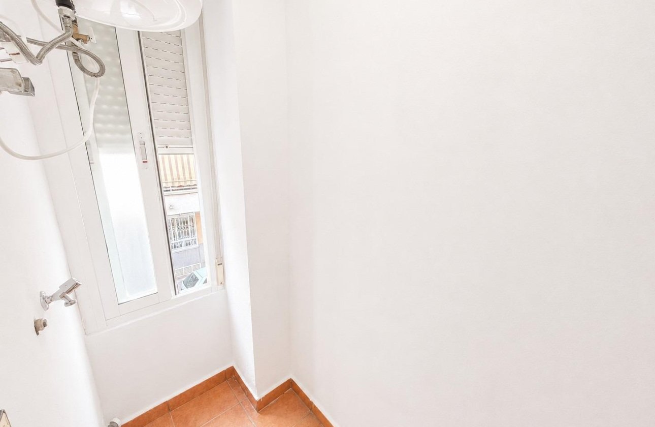 Resale - Apartment / flat - Torrevieja - Estacion de autobuses