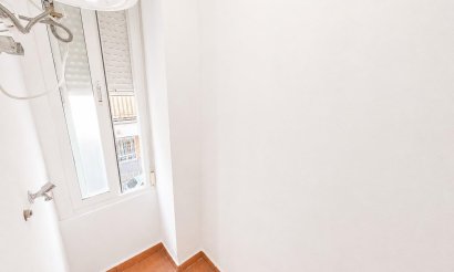 Resale - Apartment / flat - Torrevieja - Estacion de autobuses