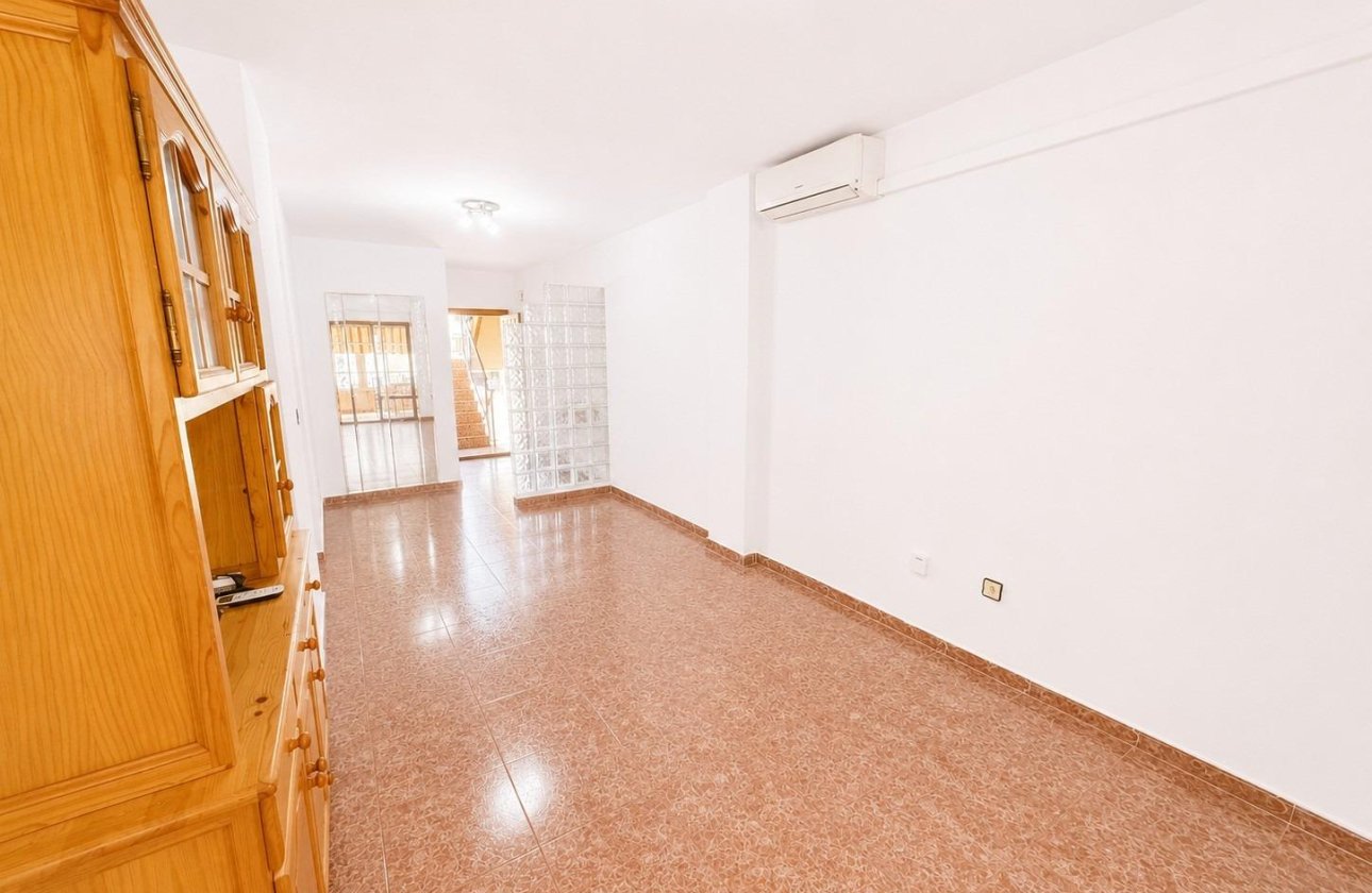 Resale - Apartment / flat - Torrevieja - Estacion de autobuses
