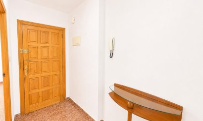 Resale - Apartment / flat - Torrevieja - Estacion de autobuses