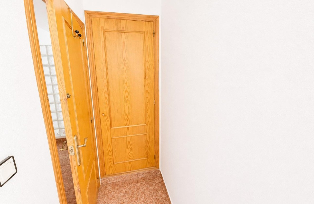 Resale - Apartment / flat - Torrevieja - Estacion de autobuses
