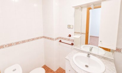 Resale - Apartment / flat - Torrevieja - Estacion de autobuses