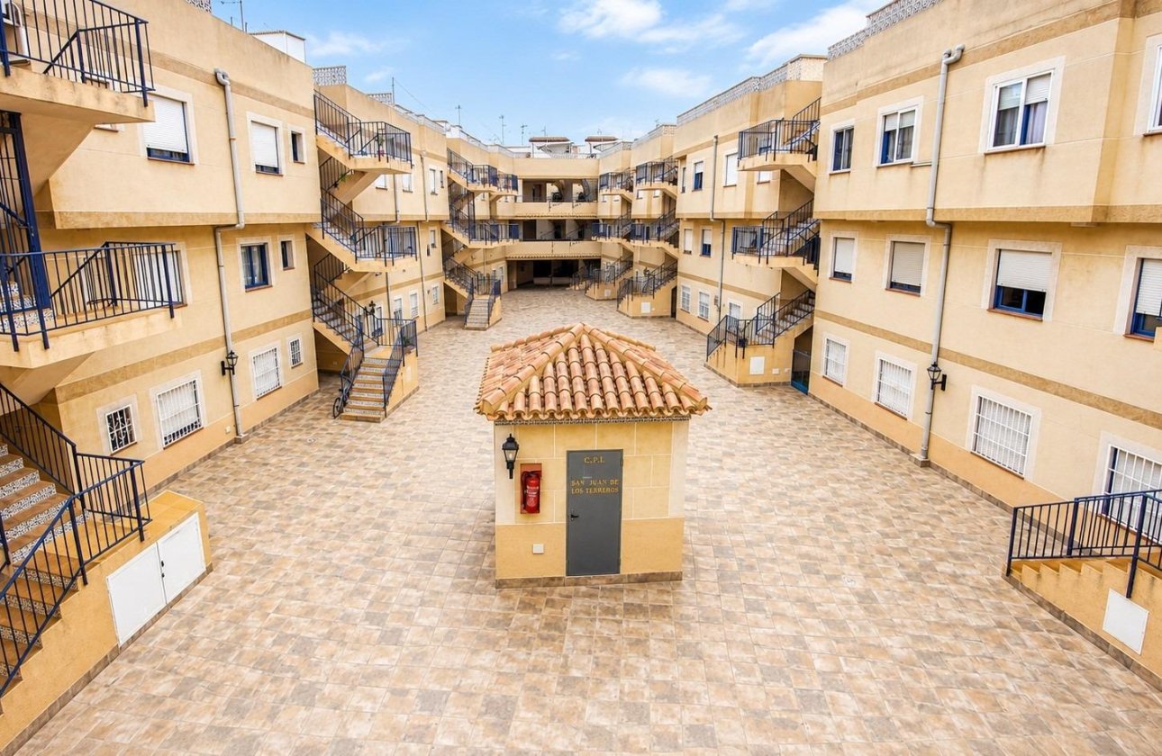 Resale - Apartment / flat - Torrevieja - Estacion de autobuses