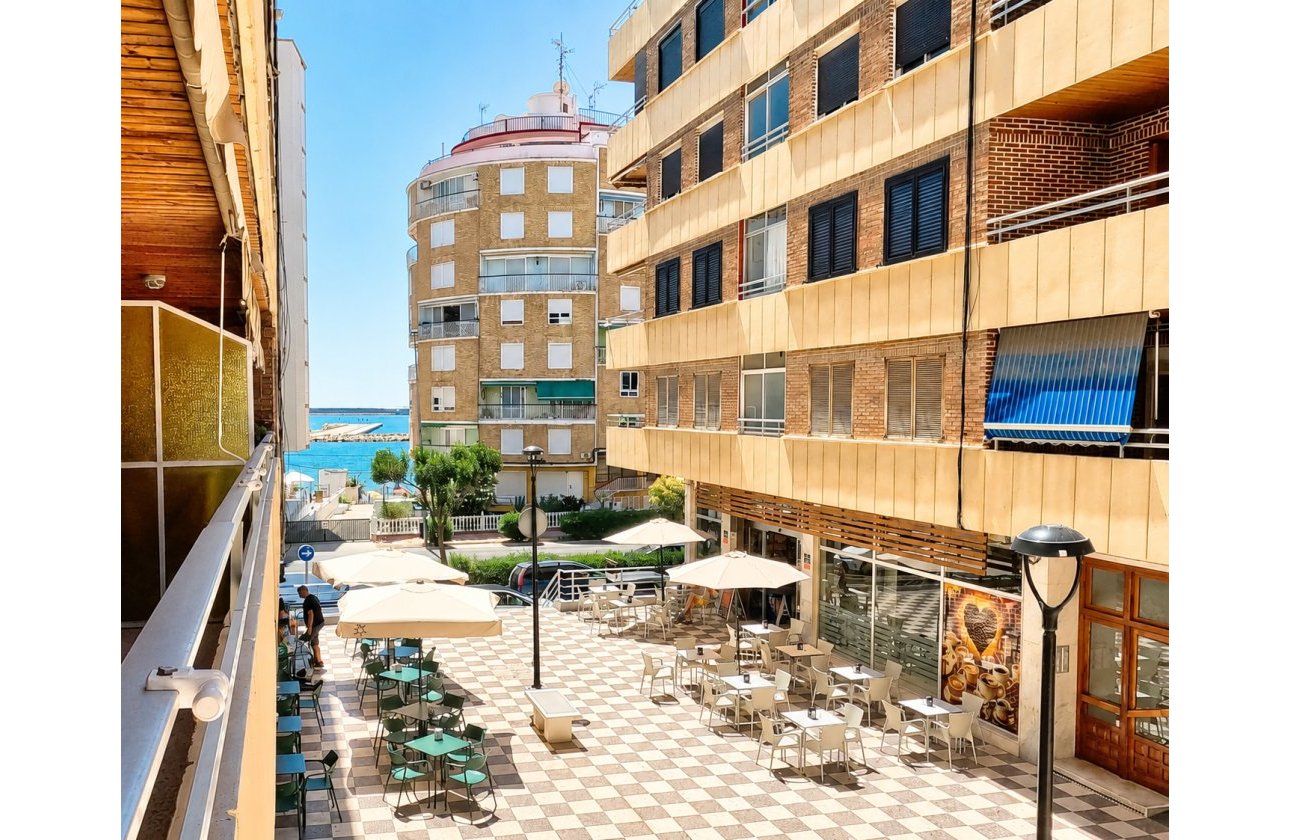Resale - Apartment / flat - Torrevieja - Playa Acequion