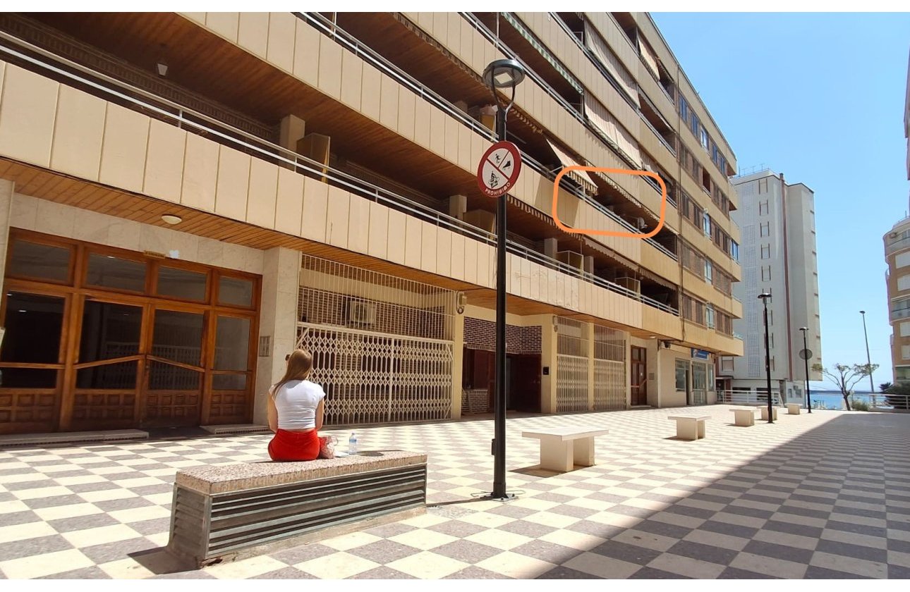 Resale - Apartment / flat - Torrevieja - Playa Acequion