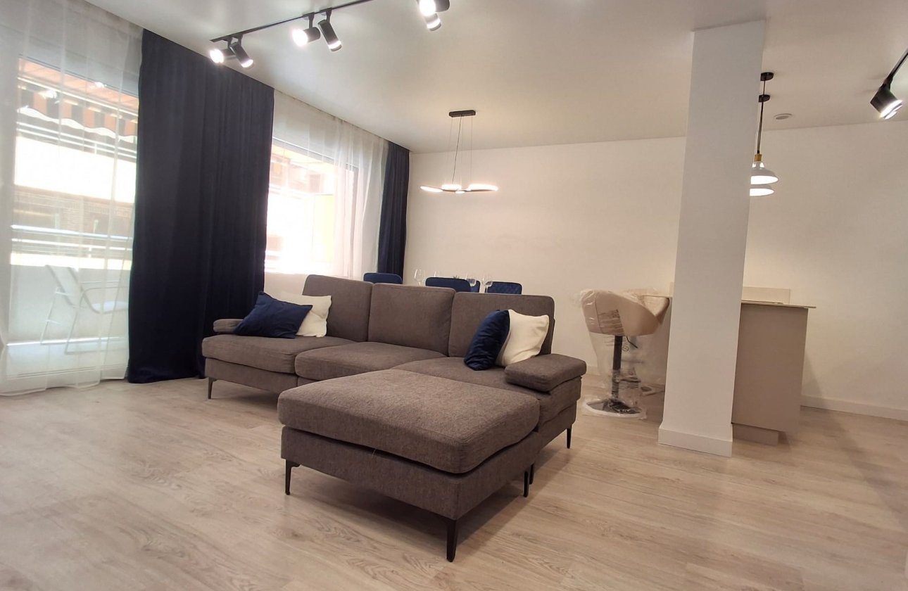 Resale - Apartment / flat - Torrevieja - Playa Acequion