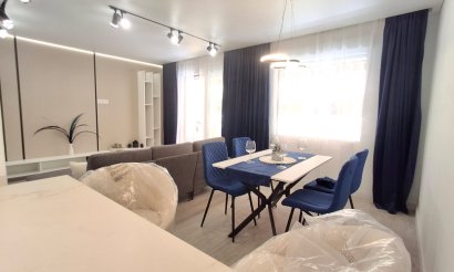 Resale - Apartment / flat - Torrevieja - Playa Acequion