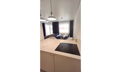 Resale - Apartment / flat - Torrevieja - Playa Acequion