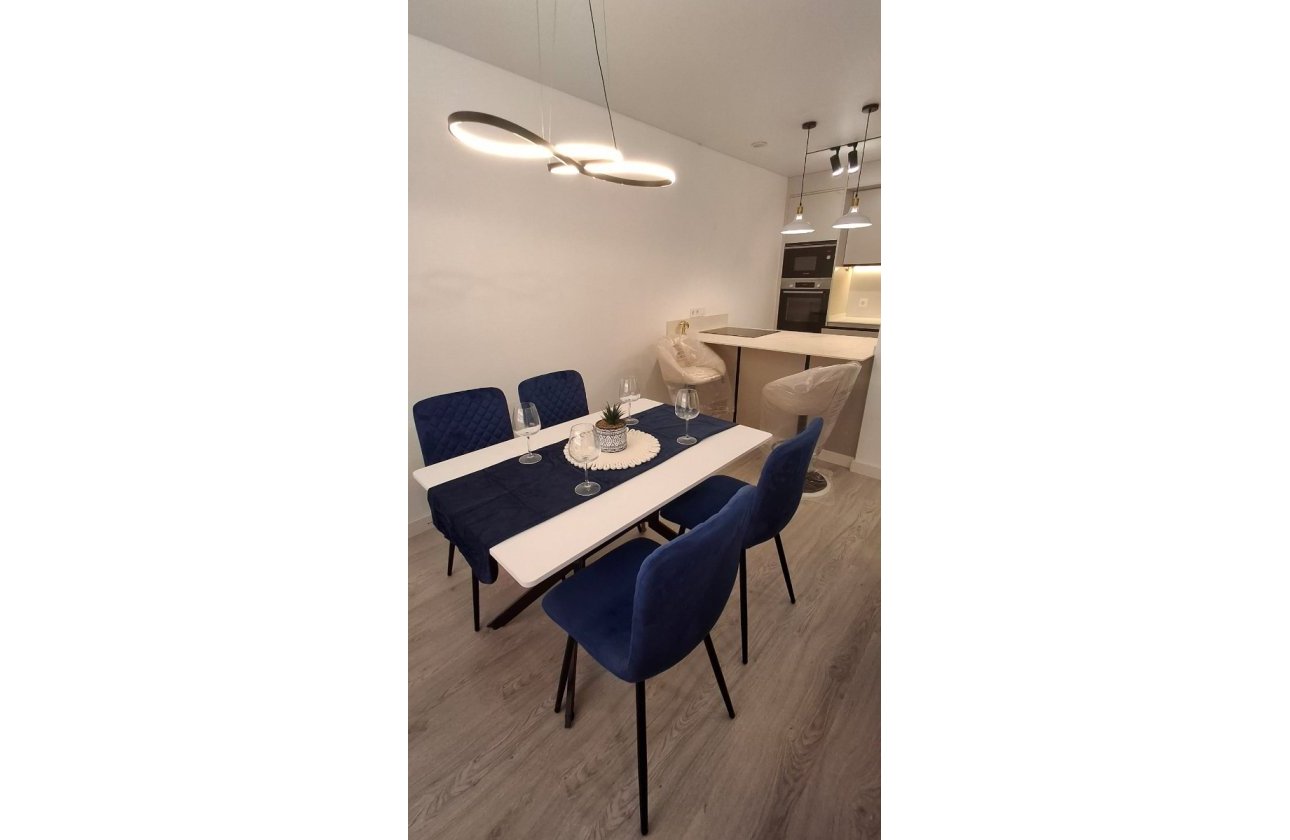 Resale - Apartment / flat - Torrevieja - Playa Acequion