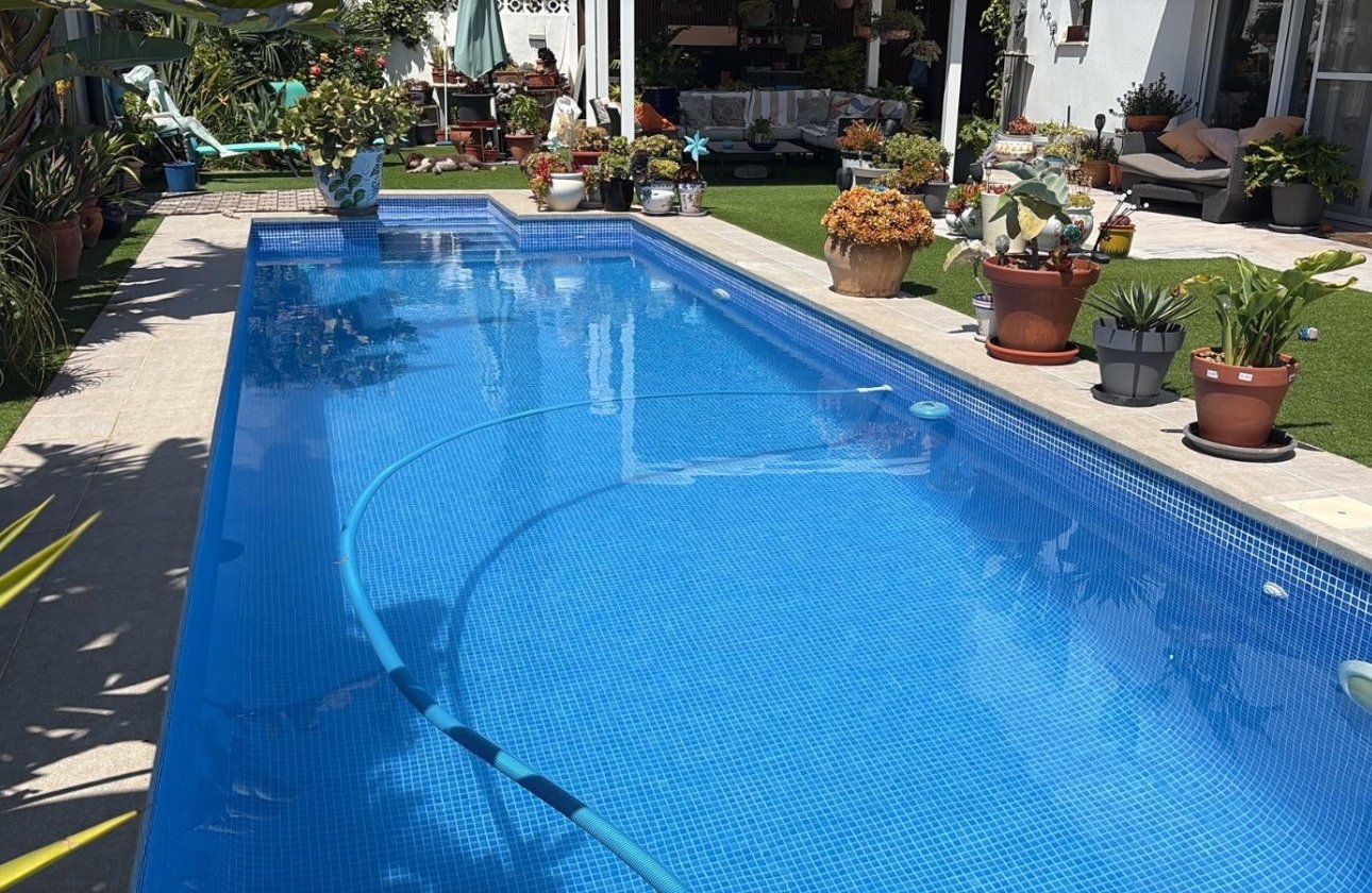 Resale - Villa - Torrevieja - La Siesta