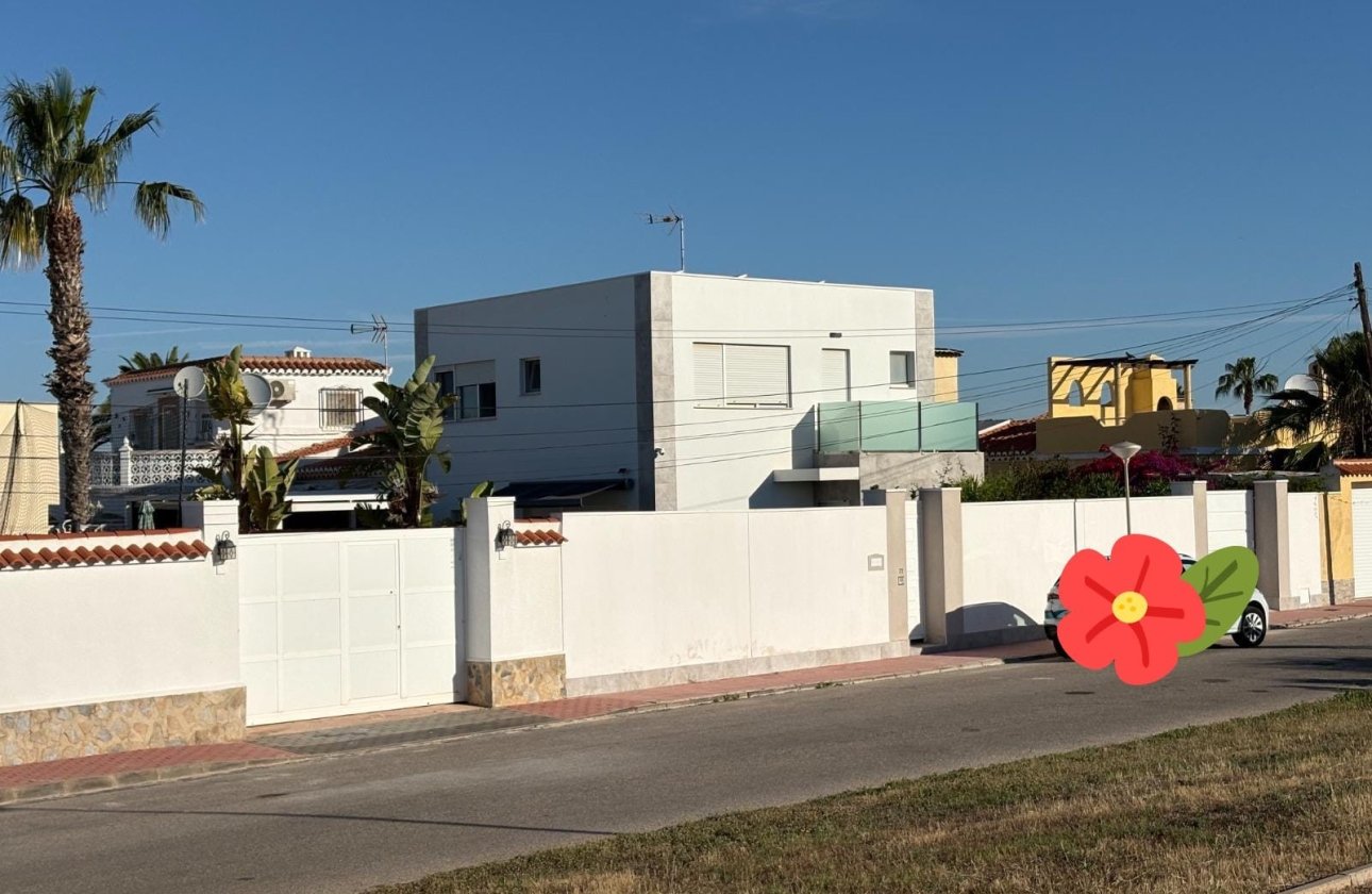 Resale - Villa - Torrevieja - La Siesta