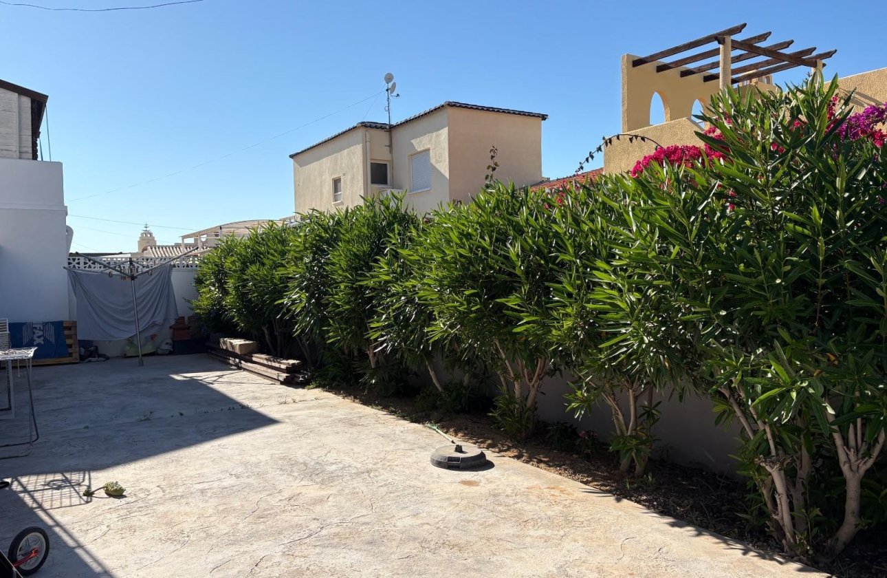 Resale - Villa - Torrevieja - La Siesta