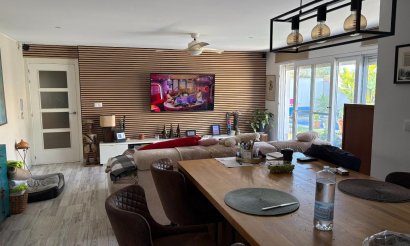 Resale - Villa - Torrevieja - La Siesta